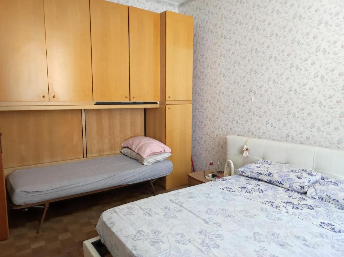 Ricky&Mamma Bed & Breakfast โกโม ภายนอก รูปภาพ